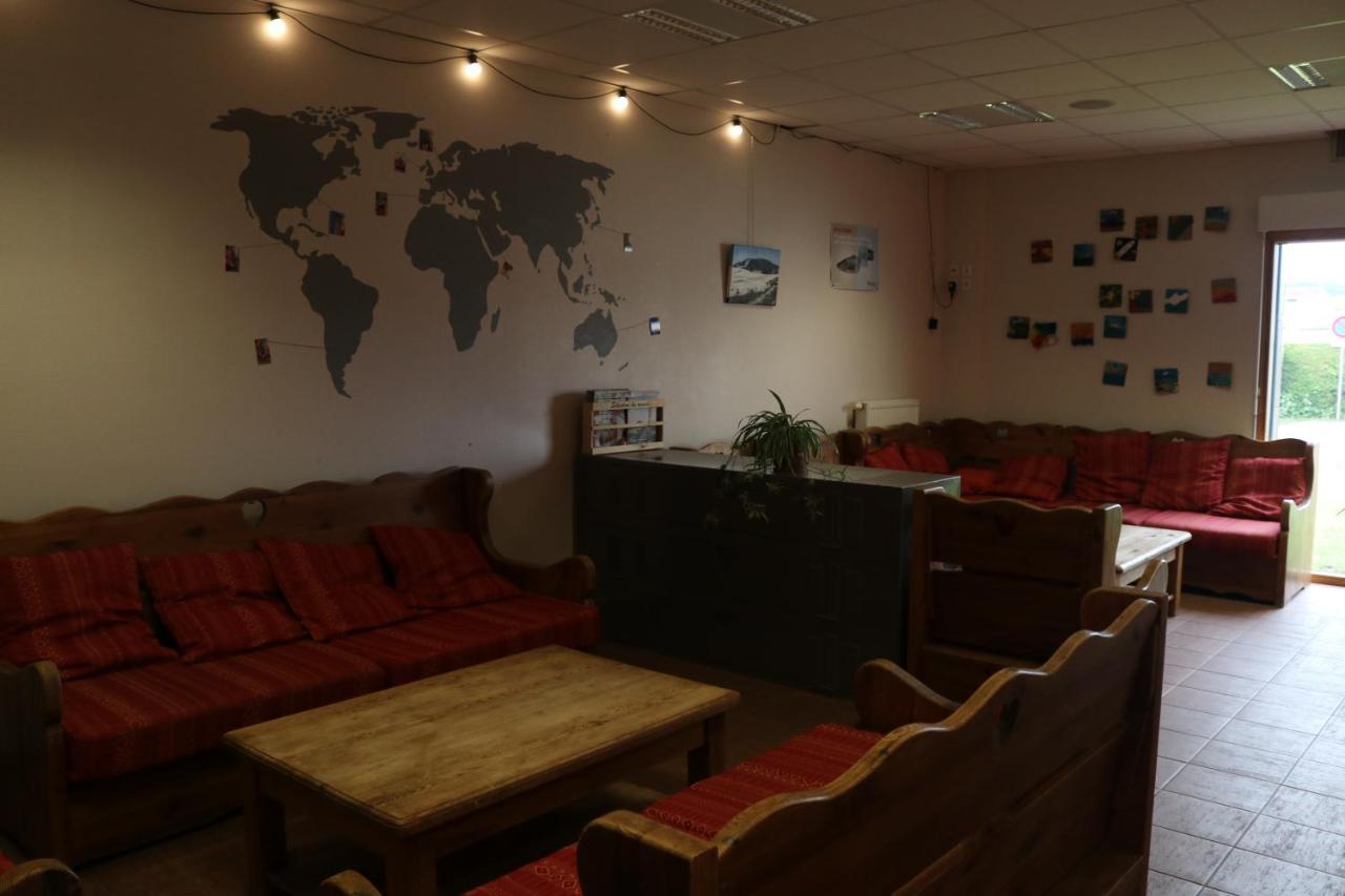 Auberge De Jeunesse Hi Pontarlier Esterno foto