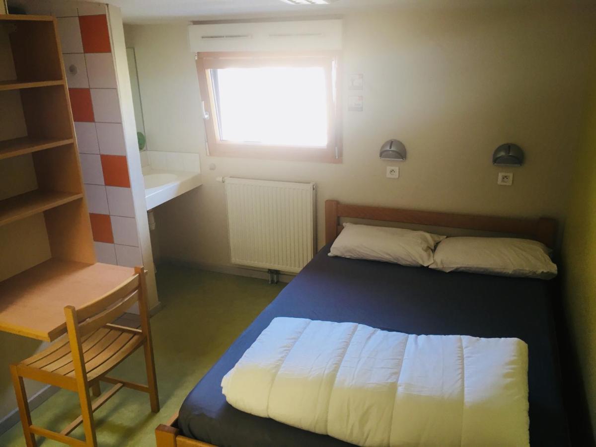 Auberge De Jeunesse Hi Pontarlier Esterno foto